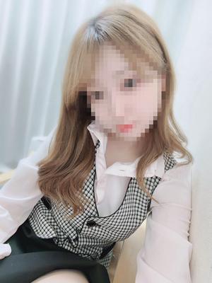 淫乱OL派遣商社 斉藤商事在籍　生見ゆのの写真